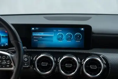 Mercedes-Benz CLA 180 2023 - 29950 EUR, 70000 km - AUTO.MOTO.pt - 70000km - foto 25 de 43