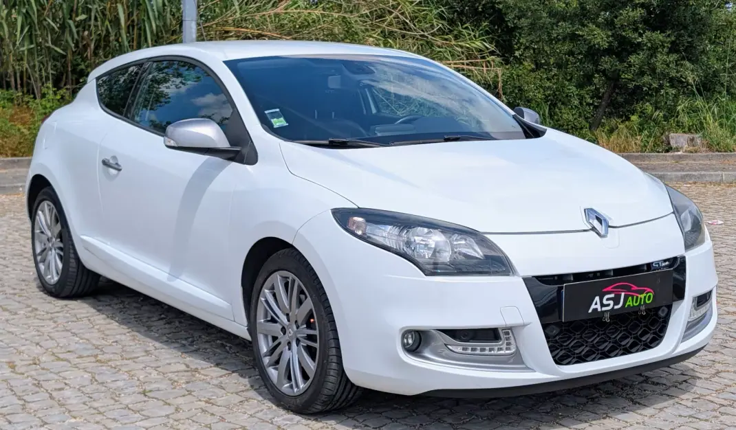 Renault Mégane Coupe 2011 - 5500 EUR, 240205 km - AUTO.MOTO.pt - 240205km - foto 4 de 23