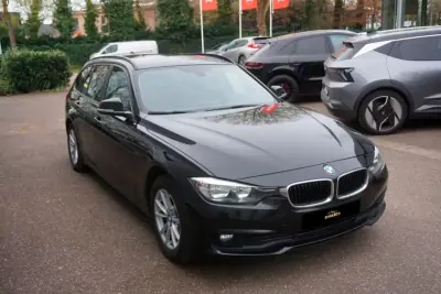 BMW 318 2017 - 15790 EUR, 170145 km - AUTO.MOTO.pt - 170145km - foto 3 de 14