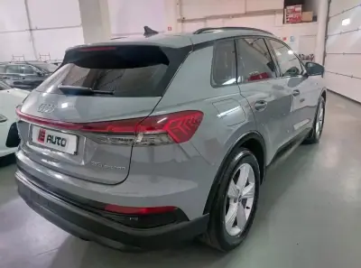 Audi Q4 e-tron 2021 - 27900 EUR, 85105 km - AUTO.MOTO.pt - 85105km - foto 7 de 19