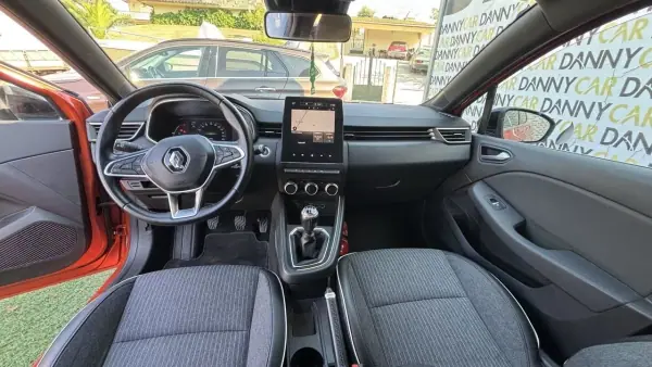 Renault Clio 2019 - 15990 EUR, 95000 km - AUTO.MOTO.pt - 95000km - foto 18 de 22
