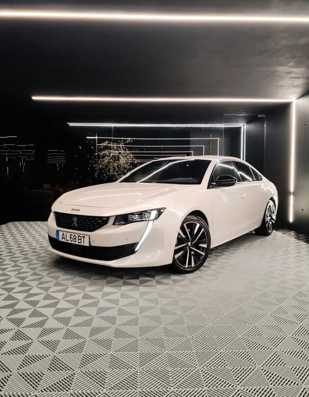 Peugeot 508 2021 - 24500 EUR, 119000 km - AUTO.MOTO.pt - 119000km - foto 1 de 29