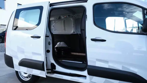 Peugeot Partner L2 caixa automática 130cv 2019 - 17900 EUR, 163000 km - AUTO.MOTO.pt - 163000km - foto 27 de 30