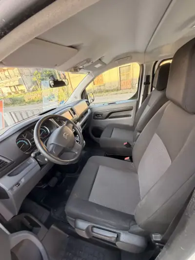 Citroën e-Jumpy 2022 - 23900 EUR, 39800 km - AUTO.MOTO.pt - 39800km - foto 6 de 11