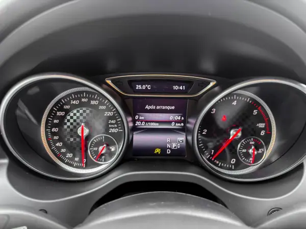 Mercedes-Benz A 180 2018 - 17990 EUR, 105300 km - AUTO.MOTO.pt - 105300km - foto 20 de 20