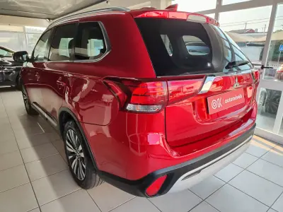 Mitsubishi Outlander 2021 - 18900 EUR, 141000 km - AUTO.MOTO.pt - 141000km - foto 7 de 37