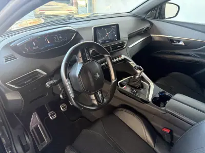 Peugeot 3008 2019 - 17990 EUR, 104352 km - AUTO.MOTO.pt - 104352km - foto 7 de 12