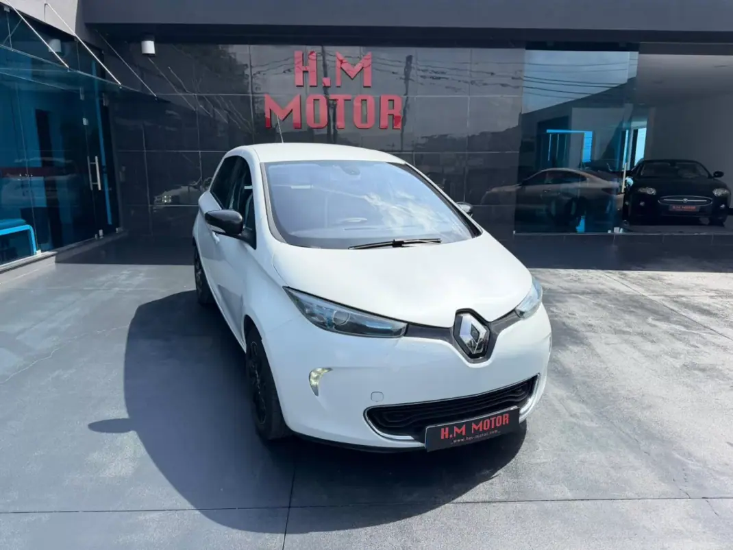 Renault Zoe 2015 - 8900 EUR, 112000 km - AUTO.MOTO.pt - 112000km - foto 1 de 9