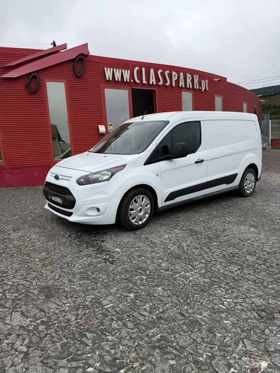 Ford Transit Connect 2018 - 10500 EUR, 165000 km - AUTO.MOTO.pt - 165000km - foto 1 de 6