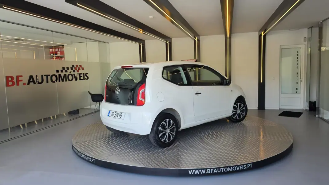 Volkswagen Up! 2016 - 8500 EUR, 79613 km - 79613km - foto 4 de 49