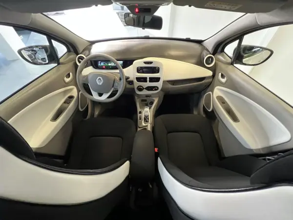 Renault Zoe 2018 - 10990 EUR, 130000 km - AUTO.MOTO.pt - 130000km - foto 5 de 36
