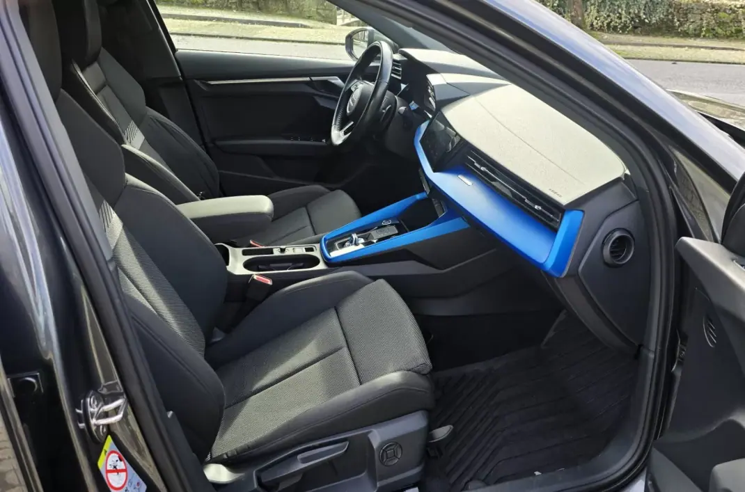 Audi A3 Sportback 2021 - 21500 EUR, 249000 km - AUTO.MOTO.pt - 249000km - foto 13 de 17