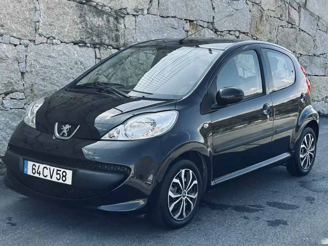 Peugeot 107 2007 - 5500 EUR, 104000 km - AUTO.MOTO.pt - 104000km - foto 1 de 45
