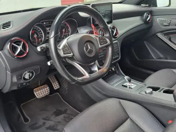 Mercedes-Benz CLA 45 AMG 2015 - 29990 EUR, 129249 km - AUTO.MOTO.pt - 129249km - foto 21 de 33