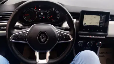 Renault Clio 2021 - 13999 EUR, 129999 km - AUTO.MOTO.pt - 129999km - foto 25 de 39
