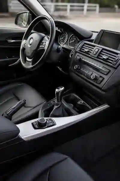 BMW 114 2015 - 10990 EUR, 182000 km - AUTO.MOTO.pt - 182000km - foto 11 de 14