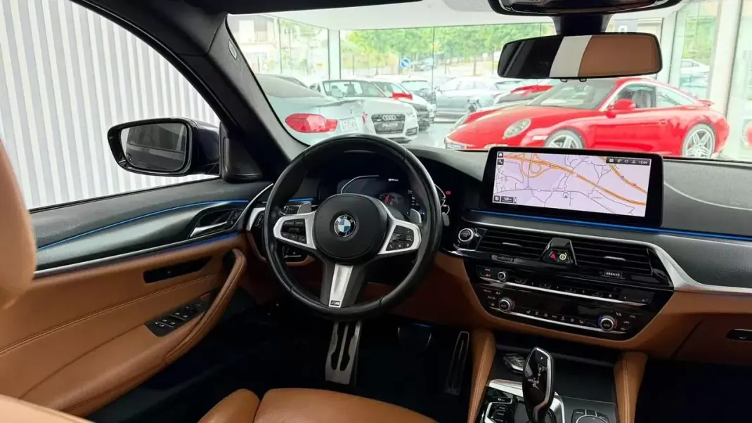 BMW 530e 2022 - 30990 EUR, 141000 km - AUTO.MOTO.pt - 141000km - foto 19 de 42