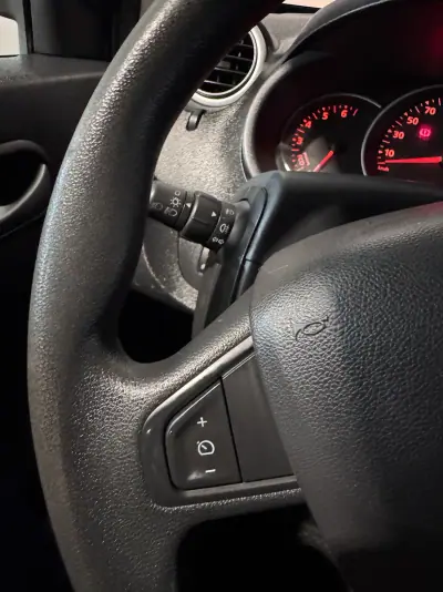Renault Kangoo 2019 - 15900 EUR, 177924 km - AUTO.MOTO.pt - 177924km - foto 14 de 35