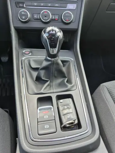 SEAT Leon 2019 - 15900 EUR, 90147 km - AUTO.MOTO.pt - 90147km - foto 14 de 23