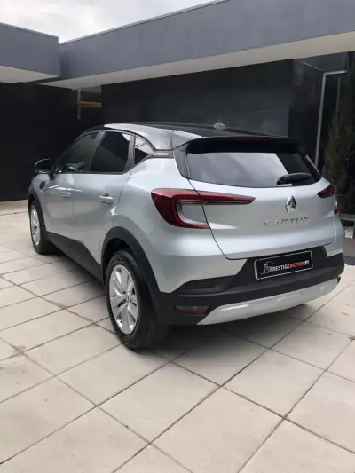 Renault Captur 2023 - 16900 EUR, 51000 km - AUTO.MOTO.pt - 51000km - foto 4 de 31
