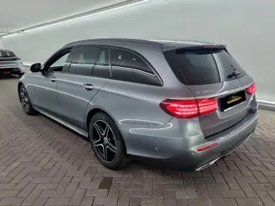 Mercedes-Benz E 300 2022 - 36790 EUR, 95776 km - 95776km - foto 4 de 11