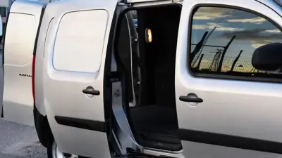 Mercedes-Benz Benz Citan Furgão 110 CDI/27 2019 - 16500 EUR, 160000 km - AUTO.MOTO.pt - 160000km - foto 18 de 28