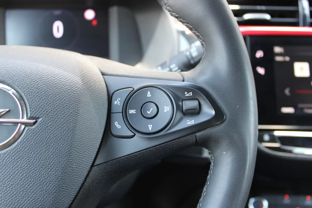 Opel Corsa 2022 - 14400 EUR, 76305 km - AUTO.MOTO.pt - 76305km - foto 18 de 21