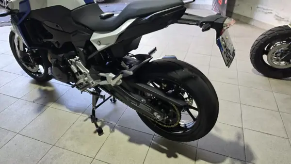 BMW F 900 R 2023 - 10900 EUR, 1060 km - AUTO.MOTO.pt - 1060km - foto 8 de 23