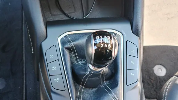 Ford Focus SW 2019 - 14900 EUR, 99500 km - AUTO.MOTO.pt - 99500km - foto 11 de 15