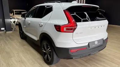 Volvo XC 40 2023 - 29970 EUR, 57000 km - AUTO.MOTO.pt - 57000km - foto 8 de 46