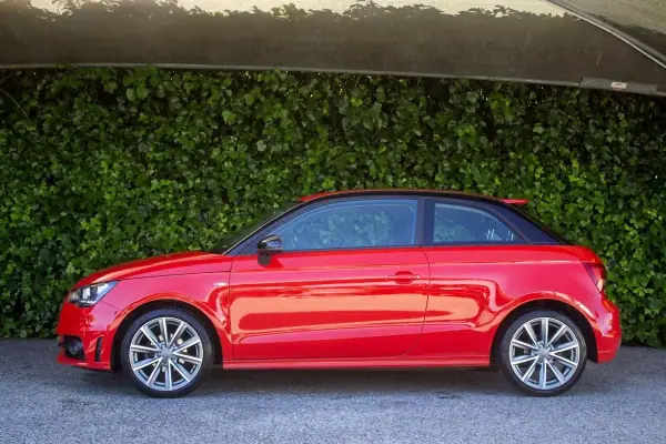 Audi A1 2014 - 12500 EUR, 154000 km - AUTO.MOTO.pt - 154000km - foto 7 de 16