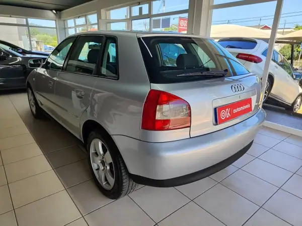 Audi A3 2002 - 5250 EUR, 330000 km - AUTO.MOTO.pt - 330000km - foto 8 de 32
