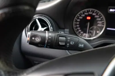 Mercedes-Benz A 180 2013 - 10990 EUR, 215000 km - AUTO.MOTO.pt - 215000km - foto 25 de 34