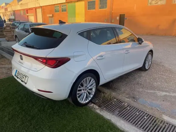 SEAT Leon 2021 - 19990 EUR, 108250 km - AUTO.MOTO.pt - 108250km - foto 5 de 26