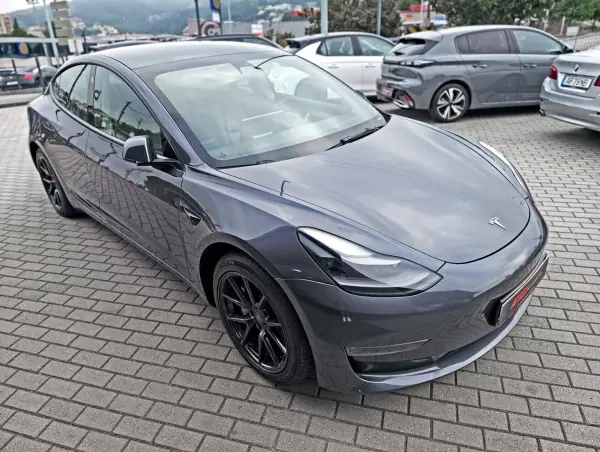 Tesla Model 3 2021 - 27500 EUR, 87000 km - AUTO.MOTO.pt - 87000km - foto 6 de 16