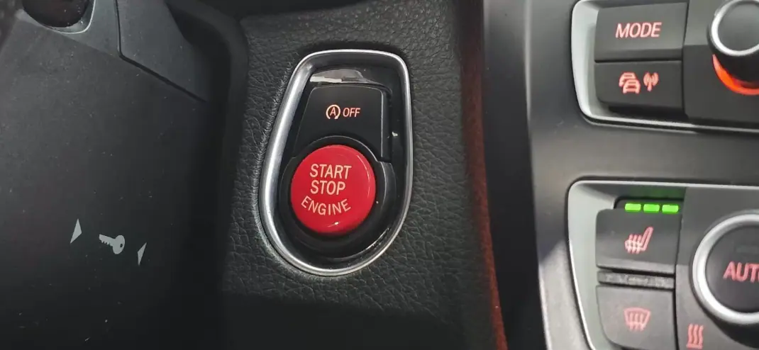 BMW 320 2013 - 21750 EUR, 170000 km - AUTO.MOTO.pt - 170000km - foto 49 de 51