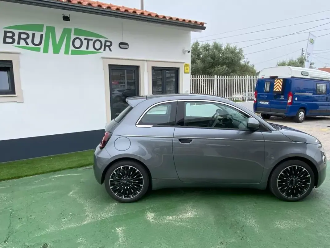 Fiat 500 2024 - 29800 EUR, 17523 km - AUTO.MOTO.pt - 17523km - foto 5 de 19