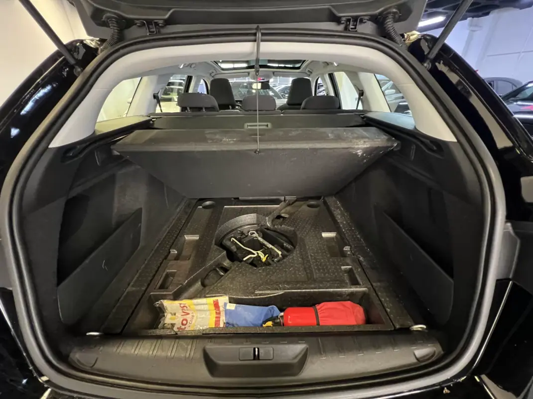 Peugeot 308 SW 2016 - 10990 EUR, 160000 km - 160000km - foto 42 de 42