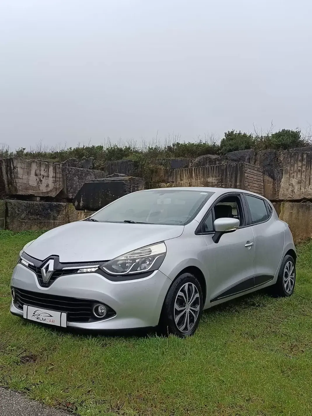 Renault Clio 2013 - 6950 EUR, 235000 km - AUTO.MOTO.pt - 235000km - foto 1 de 5