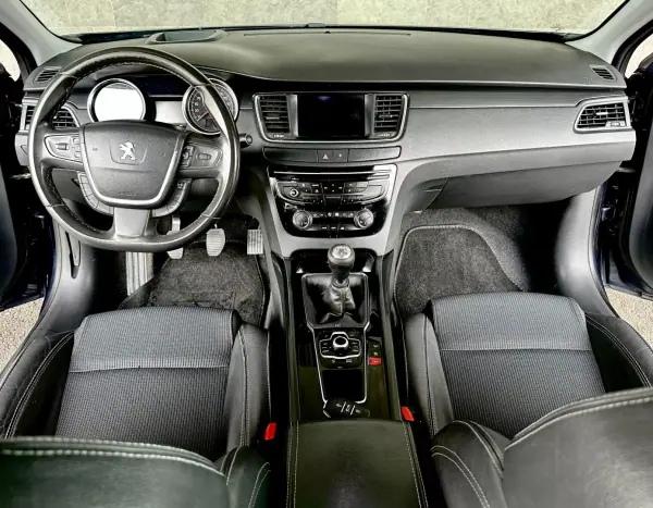 Peugeot 508 2012 - 9965 EUR, 221000 km - AUTO.MOTO.pt - 221000km - foto 16 de 32