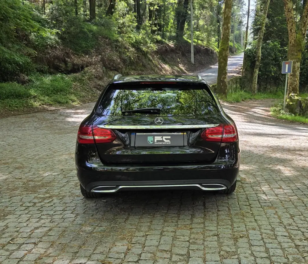 Mercedes-Benz C 200 2015 - 13750 EUR, 234000 km - AUTO.MOTO.pt - 234000km - foto 8 de 23