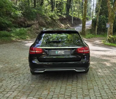 Mercedes-Benz C 200 2015 - 13750 EUR, 234000 km - AUTO.MOTO.pt - 234000km - foto 8 de 23