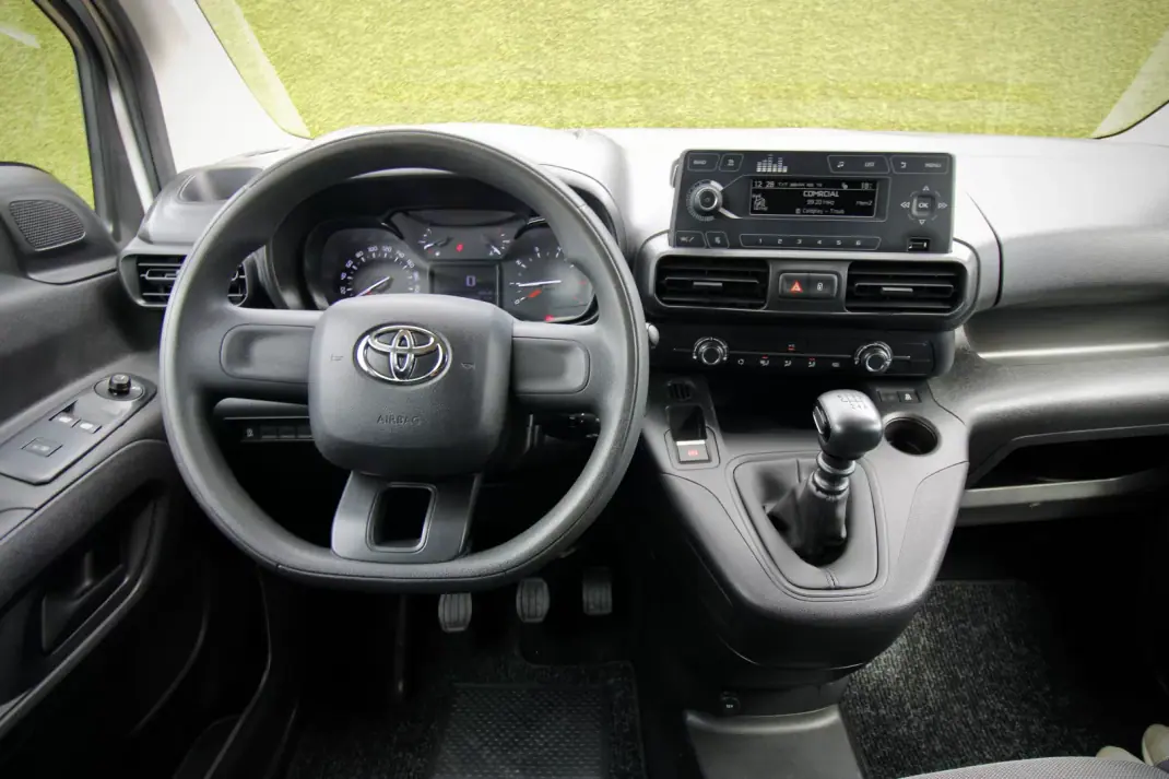 Toyota Proace City 1.5D L1 Comfort IVA DEDUTÍVEL 2022 - 14400 EUR, 159000 km - AUTO.MOTO.pt - 159000km - foto 26 de 26