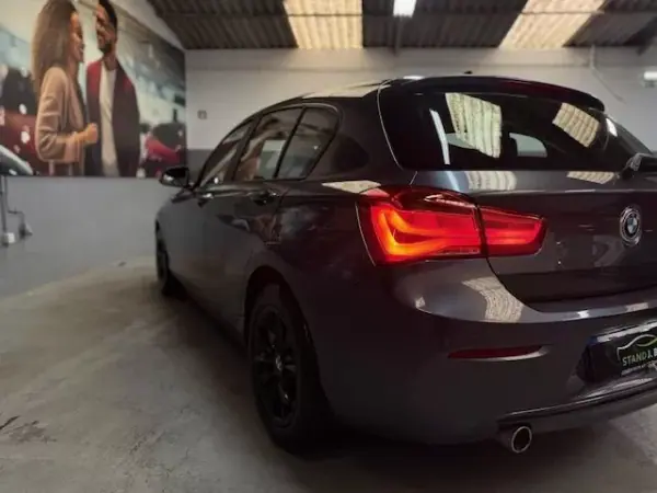 BMW 116 2016 - 13400 EUR, 176000 km - AUTO.MOTO.pt - 176000km - foto 7 de 18