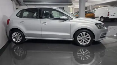 Volkswagen Polo 2014 - 10990 EUR, 136000 km - AUTO.MOTO.pt - 136000km - foto 3 de 31