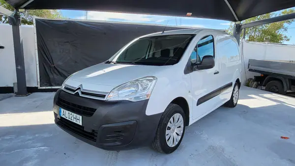 Citroën Berlingo 2017 - 10490 EUR, 225000 km - AUTO.MOTO.pt - 225000km - foto 3 de 15
