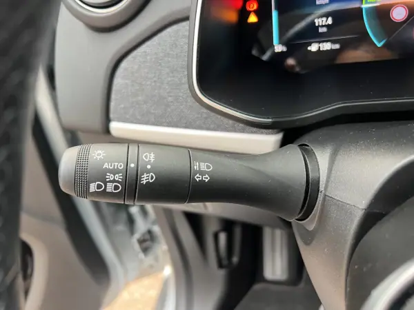 Renault Zoe 2021 - 14965 EUR, 25000 km - AUTO.MOTO.pt - 25000km - foto 40 de 46