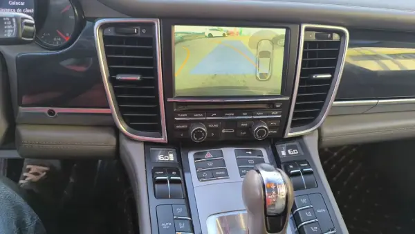Porsche Panamera 2011 - 26900 EUR, 193000 km - AUTO.MOTO.pt - 193000km - foto 10 de 21