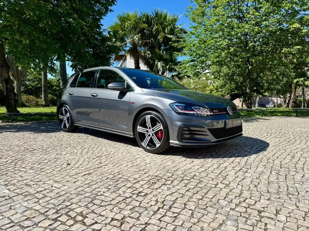 Volkswagen Golf 2019 - 28590 EUR, 102700 km - AUTO.MOTO.pt - 102700km - foto 13 de 38
