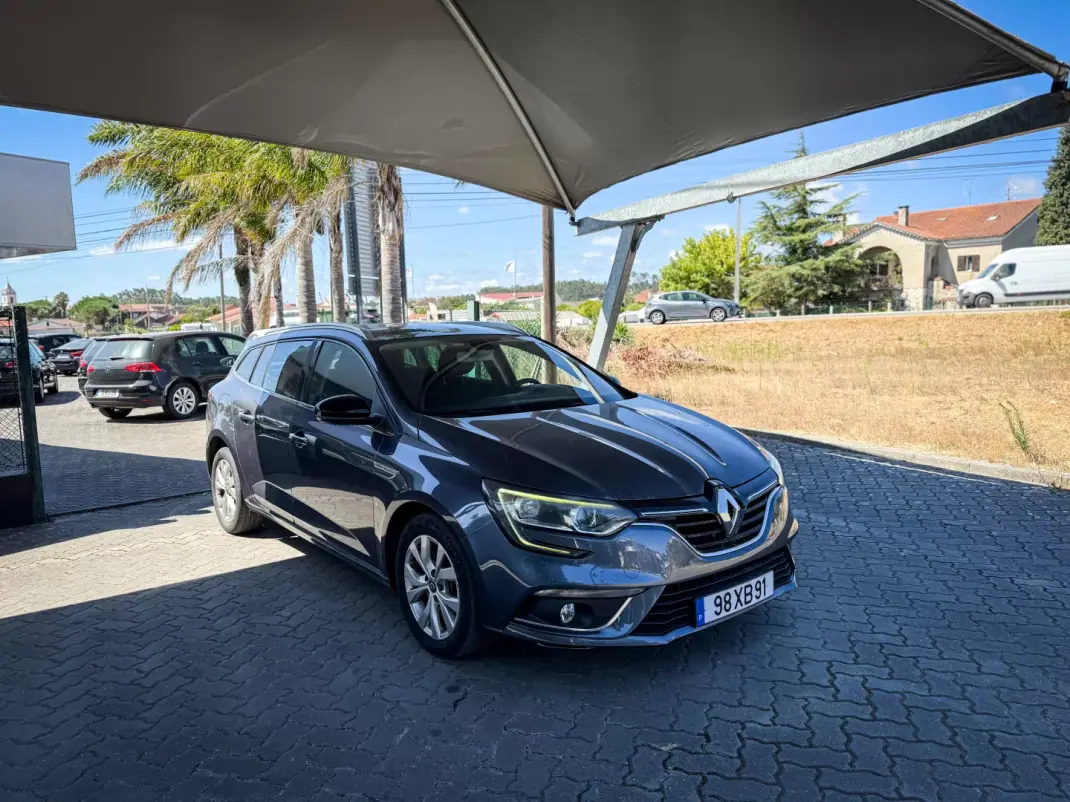 Renault Mégane 2019 - 12590 EUR, 170000 km - 170000km - foto 9 de 12